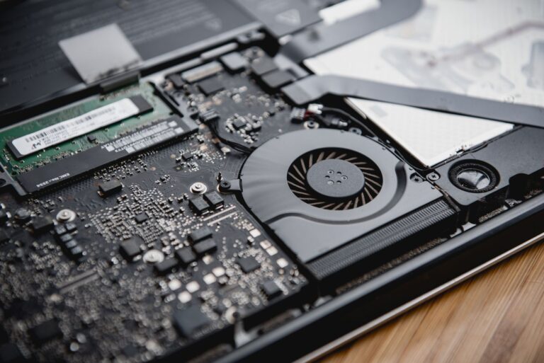 Leggi la guida: Riparare o sostituire il notebook aziendale? Come decidere