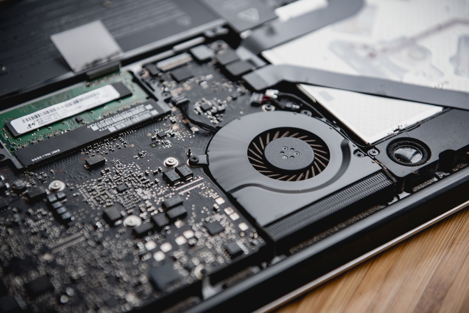Leggi la guida: Riparare o sostituire il notebook aziendale? Come decidere
